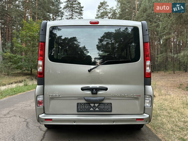 Серый Опель Виваро, объемом двигателя 2 л и пробегом 260 тыс. км за 15800 $, фото 12 на Automoto.ua