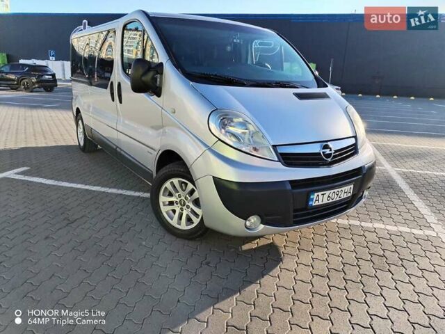 Серый Опель Виваро, объемом двигателя 2 л и пробегом 286 тыс. км за 14999 $, фото 5 на Automoto.ua