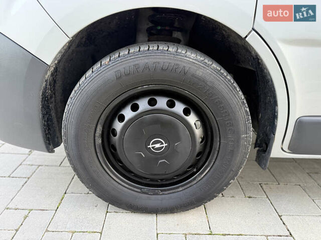 Серый Опель Виваро, объемом двигателя 2 л и пробегом 352 тыс. км за 14950 $, фото 8 на Automoto.ua