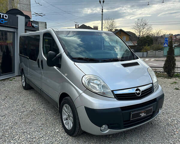 Серый Опель Виваро, объемом двигателя 2 л и пробегом 286 тыс. км за 15200 $, фото 1 на Automoto.ua