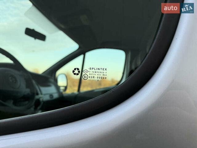 Серый Опель Виваро, объемом двигателя 2 л и пробегом 352 тыс. км за 14950 $, фото 11 на Automoto.ua