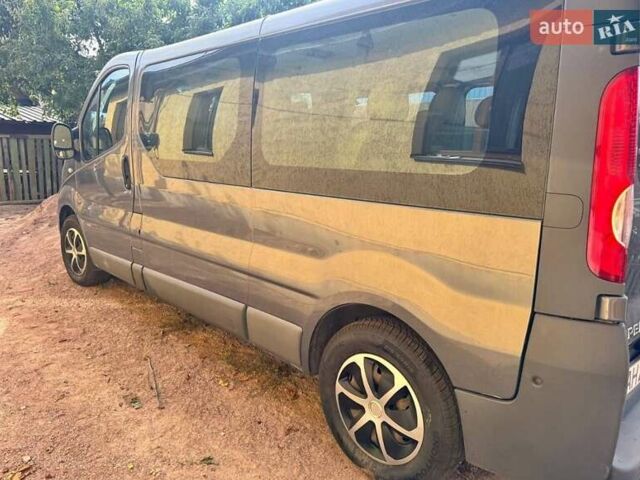 Серый Опель Виваро, объемом двигателя 2 л и пробегом 307 тыс. км за 14600 $, фото 2 на Automoto.ua