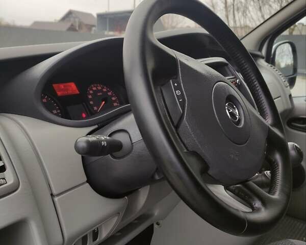 Сірий Опель Віваро, об'ємом двигуна 2 л та пробігом 386 тис. км за 15999 $, фото 30 на Automoto.ua