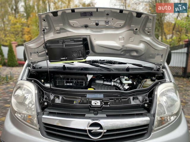 Серый Опель Виваро, объемом двигателя 2 л и пробегом 287 тыс. км за 14700 $, фото 32 на Automoto.ua