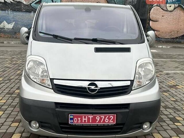 Серый Опель Виваро, объемом двигателя 2 л и пробегом 260 тыс. км за 16300 $, фото 21 на Automoto.ua