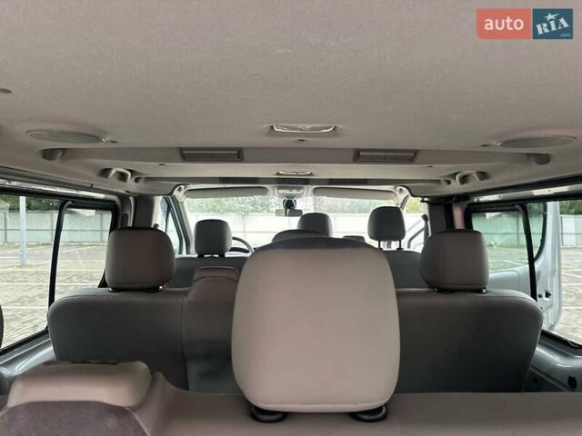 Серый Опель Виваро, объемом двигателя 2 л и пробегом 260 тыс. км за 16300 $, фото 8 на Automoto.ua