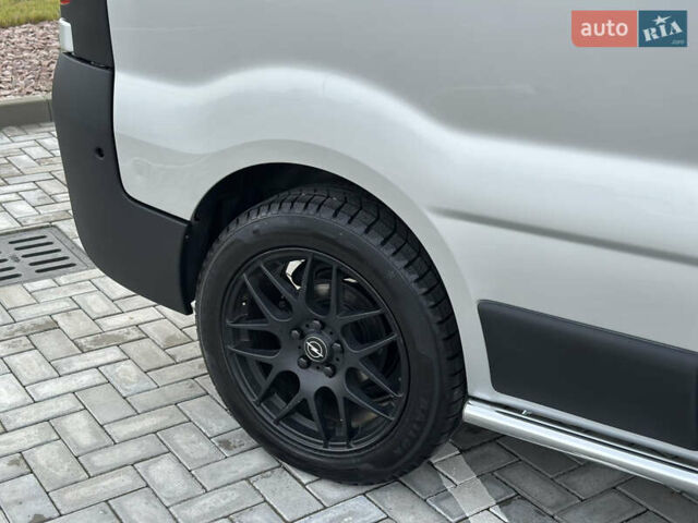 Серый Опель Виваро, объемом двигателя 2 л и пробегом 320 тыс. км за 14500 $, фото 10 на Automoto.ua