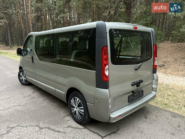 Серый Опель Виваро, объемом двигателя 2 л и пробегом 260 тыс. км за 15800 $, фото 19 на Automoto.ua