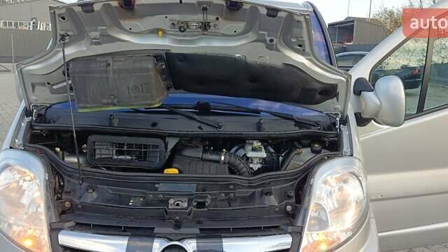 Серый Опель Виваро, объемом двигателя 2 л и пробегом 386 тыс. км за 16600 $, фото 56 на Automoto.ua