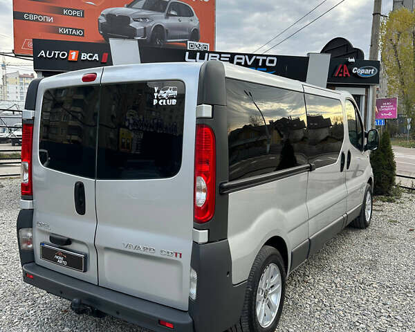 Серый Опель Виваро, объемом двигателя 2 л и пробегом 286 тыс. км за 15200 $, фото 4 на Automoto.ua