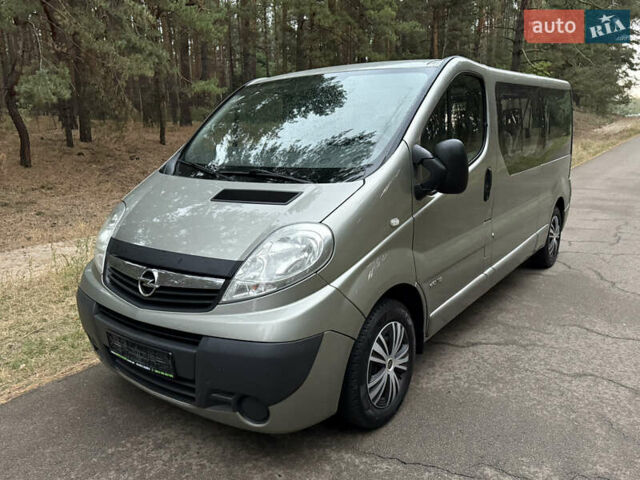 Серый Опель Виваро, объемом двигателя 2 л и пробегом 260 тыс. км за 15800 $, фото 46 на Automoto.ua