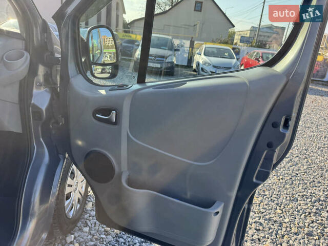 Опель Виваро 2013 в Черновцах на Automoto.ua Серый Опель Виваро, объемом двигателя 2 л и пробегом 299 тыс. км за 14400 $, фото 21 на Automoto.ua