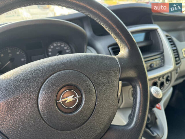 Опель Виваро 2013 в Черновцах на Automoto.ua Серый Опель Виваро, объемом двигателя 2 л и пробегом 299 тыс. км за 14400 $, фото 28 на Automoto.ua