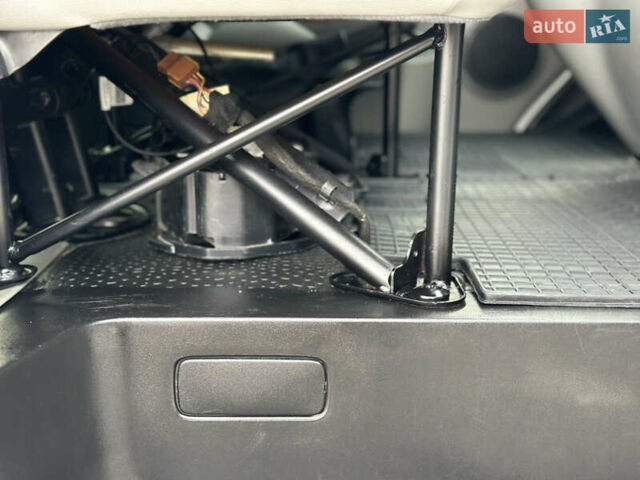 Серый Опель Виваро, объемом двигателя 2 л и пробегом 320 тыс. км за 14500 $, фото 48 на Automoto.ua