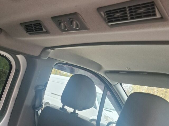 Серый Опель Виваро, объемом двигателя 2 л и пробегом 338 тыс. км за 13200 $, фото 5 на Automoto.ua