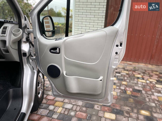 Серый Опель Виваро, объемом двигателя 2 л и пробегом 287 тыс. км за 14700 $, фото 30 на Automoto.ua