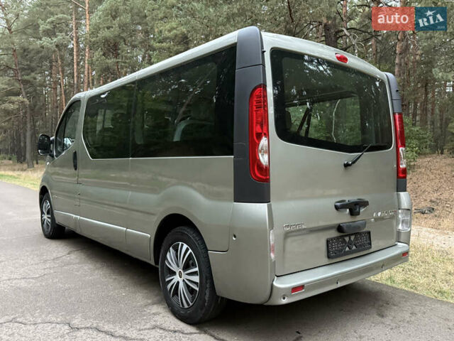 Серый Опель Виваро, объемом двигателя 2 л и пробегом 260 тыс. км за 15800 $, фото 10 на Automoto.ua