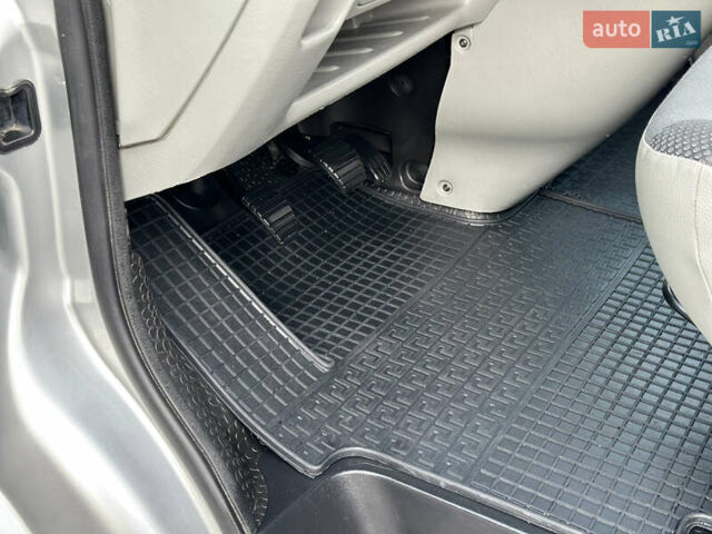 Серый Опель Виваро, объемом двигателя 2 л и пробегом 320 тыс. км за 14500 $, фото 35 на Automoto.ua