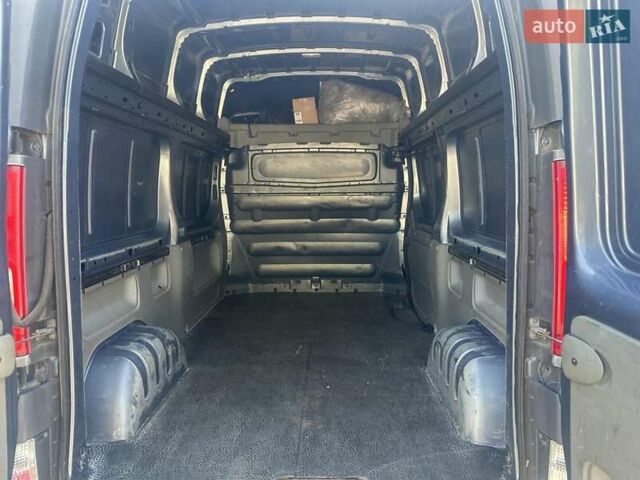 Сірий Опель Віваро, об'ємом двигуна 2 л та пробігом 411 тис. км за 9000 $, фото 12 на Automoto.ua