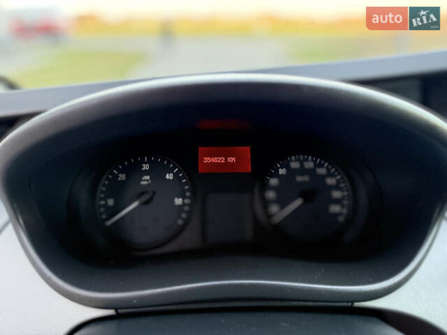 Серый Опель Виваро, объемом двигателя 2 л и пробегом 352 тыс. км за 14950 $, фото 16 на Automoto.ua