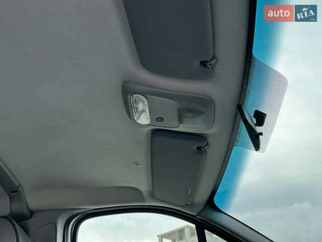 Серый Опель Виваро, объемом двигателя 2 л и пробегом 320 тыс. км за 14500 $, фото 64 на Automoto.ua