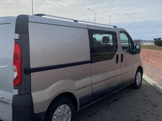 Серый Опель Виваро, объемом двигателя 0 л и пробегом 215 тыс. км за 13500 $, фото 1 на Automoto.ua