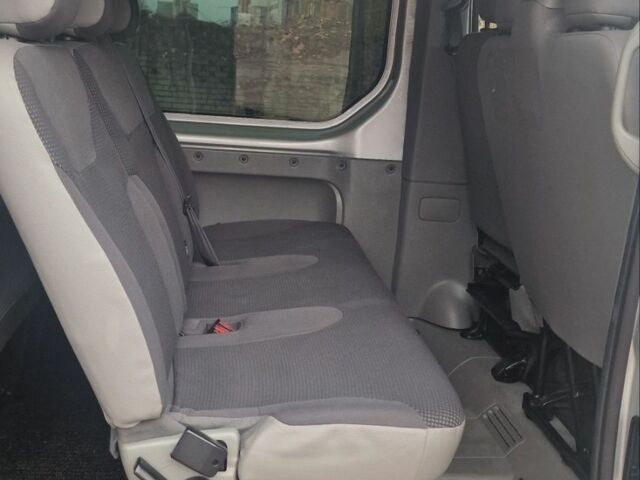 Серый Опель Виваро, объемом двигателя 2 л и пробегом 338 тыс. км за 13200 $, фото 2 на Automoto.ua