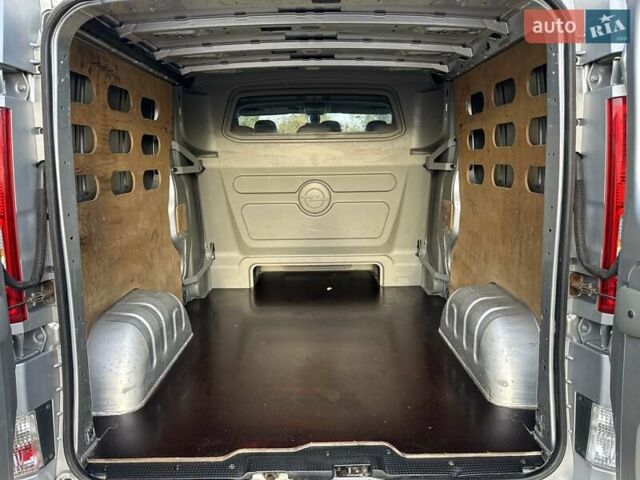 Сірий Опель Віваро, об'ємом двигуна 2 л та пробігом 225 тис. км за 16200 $, фото 16 на Automoto.ua