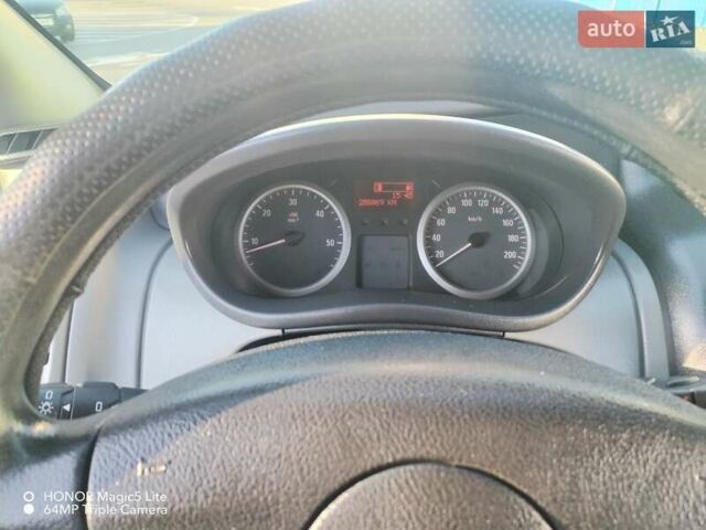 Серый Опель Виваро, объемом двигателя 2 л и пробегом 286 тыс. км за 14999 $, фото 22 на Automoto.ua