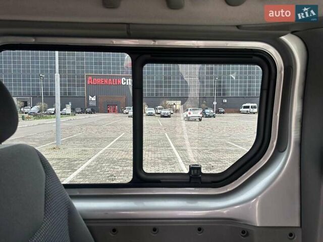 Серый Опель Виваро, объемом двигателя 2 л и пробегом 260 тыс. км за 16300 $, фото 37 на Automoto.ua