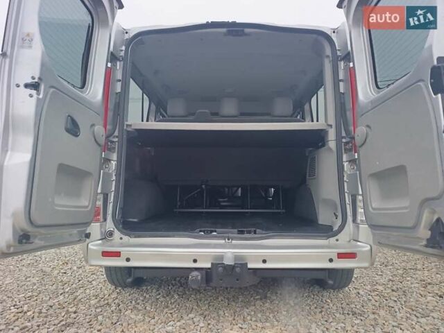 Серый Опель Виваро, объемом двигателя 2 л и пробегом 293 тыс. км за 16200 $, фото 8 на Automoto.ua