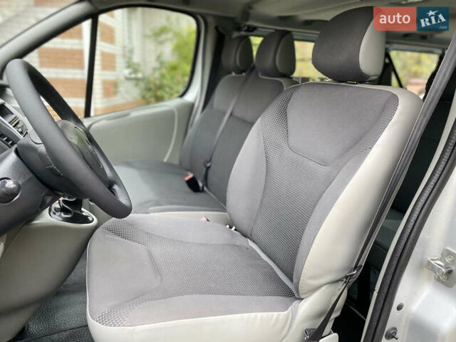 Серый Опель Виваро, объемом двигателя 2 л и пробегом 287 тыс. км за 14700 $, фото 28 на Automoto.ua