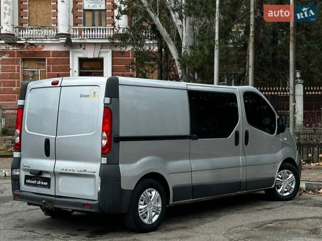 Серый Опель Виваро, объемом двигателя 2 л и пробегом 288 тыс. км за 12499 $, фото 4 на Automoto.ua