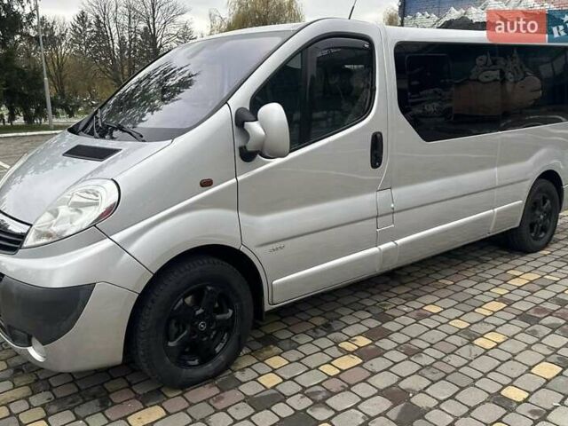 Серый Опель Виваро, объемом двигателя 2 л и пробегом 260 тыс. км за 16300 $, фото 1 на Automoto.ua
