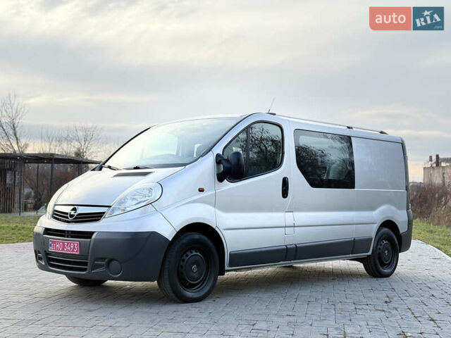 Сірий Опель Віваро, об'ємом двигуна 2 л та пробігом 260 тис. км за 14850 $, фото 1 на Automoto.ua