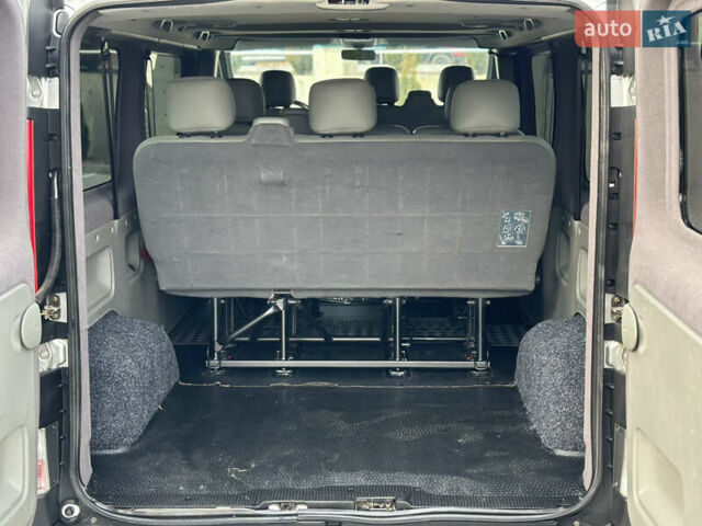 Серый Опель Виваро, объемом двигателя 2 л и пробегом 320 тыс. км за 14500 $, фото 92 на Automoto.ua