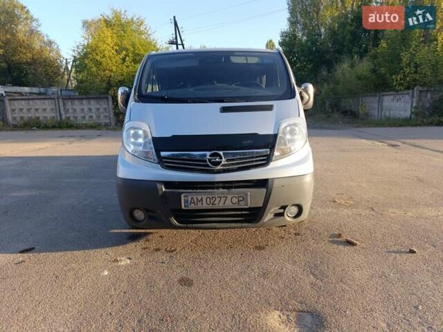 Сірий Опель Віваро, об'ємом двигуна 2 л та пробігом 238 тис. км за 16900 $, фото 2 на Automoto.ua