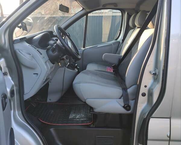 Серый Опель Виваро, объемом двигателя 2 л и пробегом 238 тыс. км за 14750 $, фото 19 на Automoto.ua