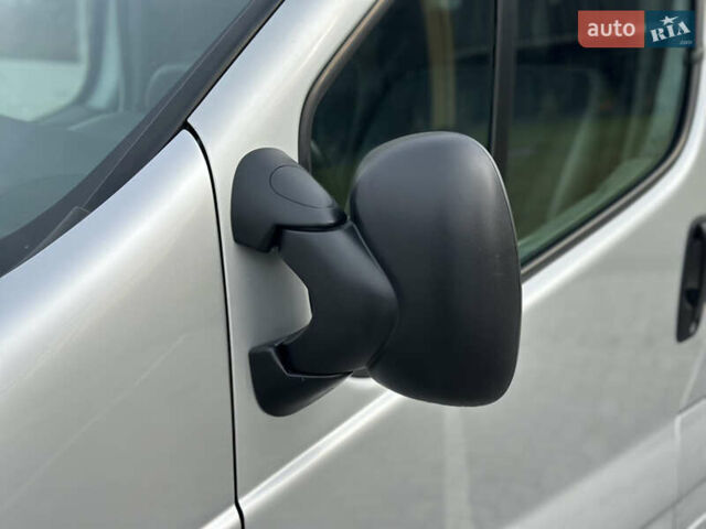 Серый Опель Виваро, объемом двигателя 2 л и пробегом 320 тыс. км за 14500 $, фото 29 на Automoto.ua