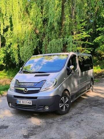 Серый Опель Виваро, объемом двигателя 2 л и пробегом 268 тыс. км за 15400 $, фото 1 на Automoto.ua