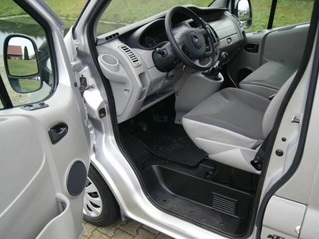 Серый Опель Виваро, объемом двигателя 2 л и пробегом 220 тыс. км за 8350 $, фото 14 на Automoto.ua