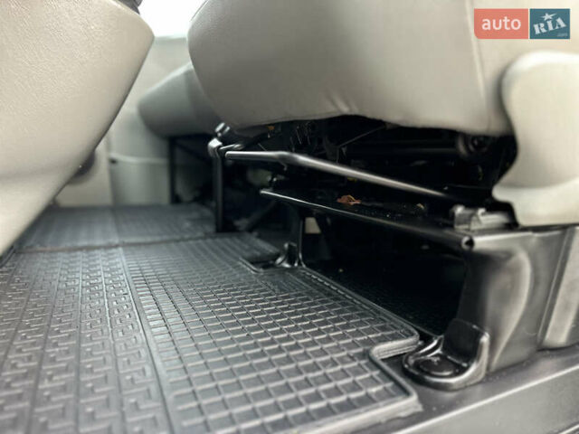 Серый Опель Виваро, объемом двигателя 2 л и пробегом 320 тыс. км за 14500 $, фото 41 на Automoto.ua