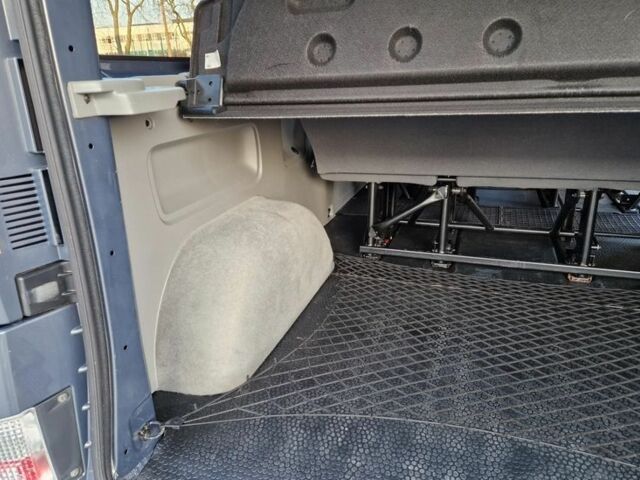 Сірий Опель Віваро, об'ємом двигуна 2 л та пробігом 150 тис. км за 8800 $, фото 17 на Automoto.ua