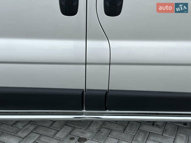 Серый Опель Виваро, объемом двигателя 2 л и пробегом 320 тыс. км за 14500 $, фото 12 на Automoto.ua