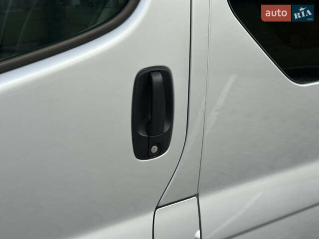 Серый Опель Виваро, объемом двигателя 2 л и пробегом 320 тыс. км за 14500 $, фото 30 на Automoto.ua