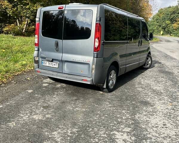 Серый Опель Виваро, объемом двигателя 2 л и пробегом 272 тыс. км за 14700 $, фото 3 на Automoto.ua