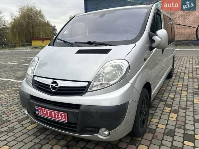 Серый Опель Виваро, объемом двигателя 2 л и пробегом 260 тыс. км за 16300 $, фото 23 на Automoto.ua