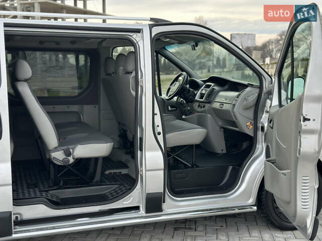 Серый Опель Виваро, объемом двигателя 2 л и пробегом 320 тыс. км за 14500 $, фото 53 на Automoto.ua