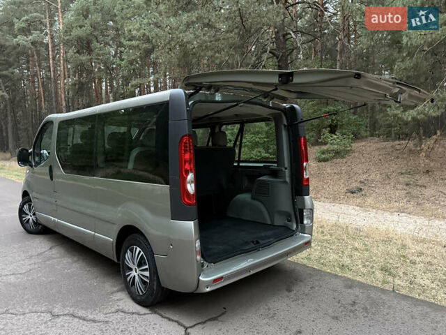 Серый Опель Виваро, объемом двигателя 2 л и пробегом 260 тыс. км за 15800 $, фото 39 на Automoto.ua