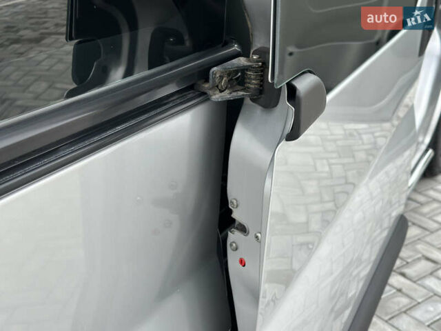 Серый Опель Виваро, объемом двигателя 2 л и пробегом 320 тыс. км за 14500 $, фото 66 на Automoto.ua